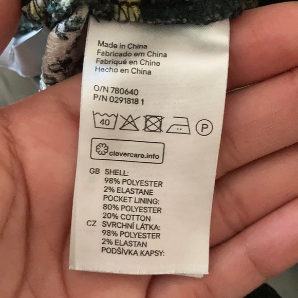 H&M Shorts - Picture 5 of 5